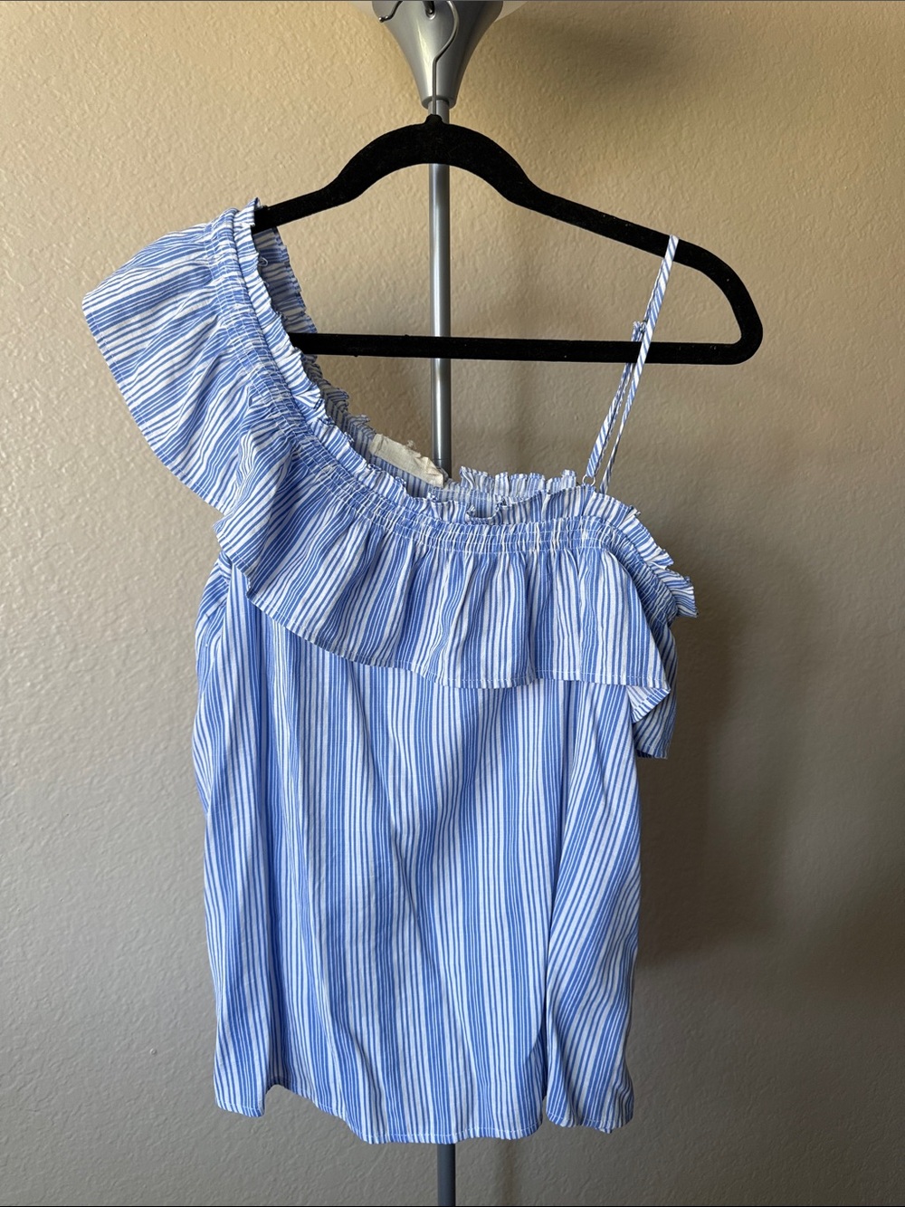Sweet Wanderer L Blue and White Stripe One-Shoulder